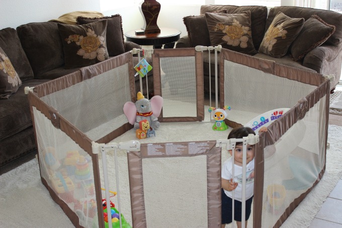 The Summer Infant Custom Fit Walk - Thru Gate is great for giving small kids room to play and explore.