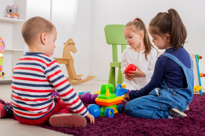 kids playing at daycare