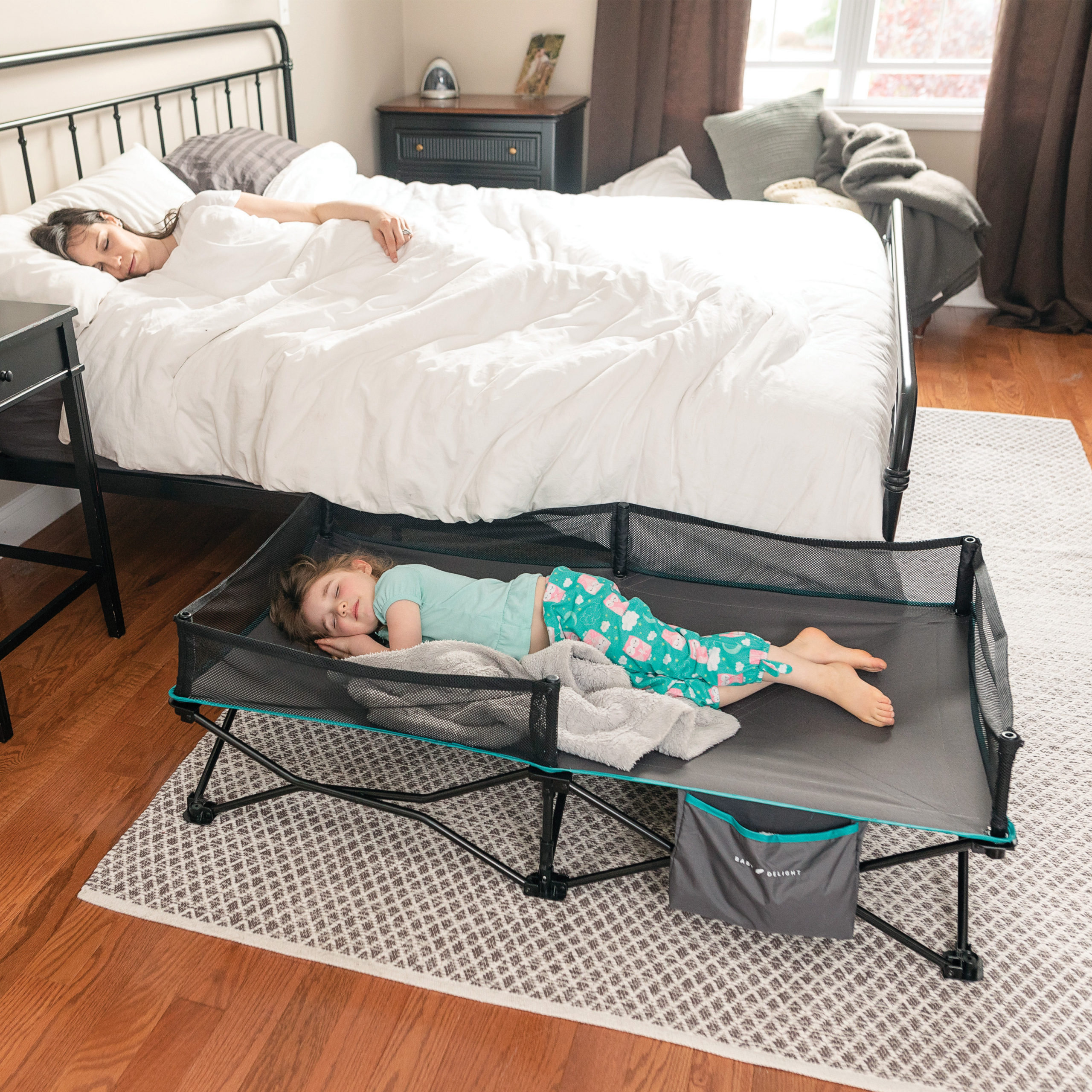 Bungalow Portable Cot